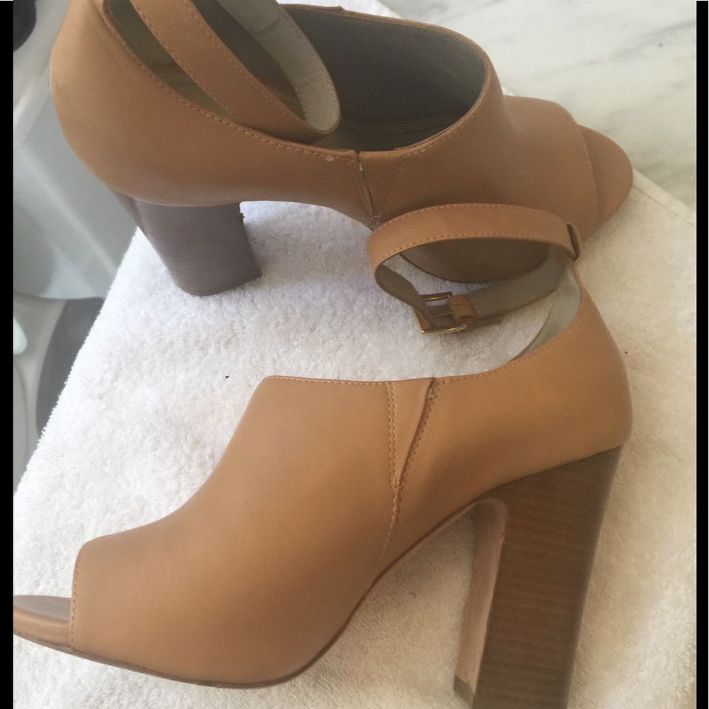 Open toe Spring Shoes - Picture 3 of 4